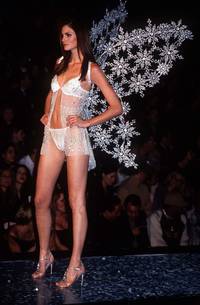 Кадр Показ мод Victoria's Secret 2001