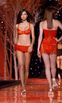 Кадр Показ мод Victoria's Secret 2001