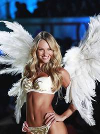 Кадр Показ мод Victoria's Secret 2010