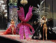 Кадр Показ мод Victoria's Secret 2008