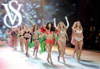 Кадр Показ мод Victoria's Secret 2012