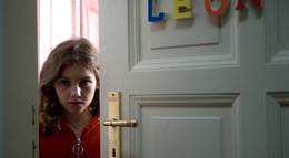 Кадр из фильма "Дверь" - 2